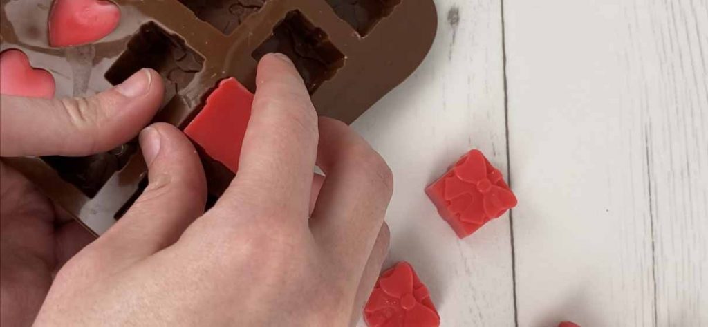 How to make Christmas Embedded Wax Melts 8 Step 6