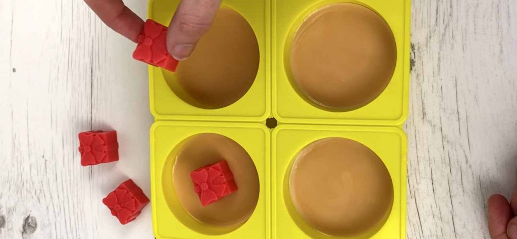 How to make Christmas Embedded Wax Melts 9 Step 7