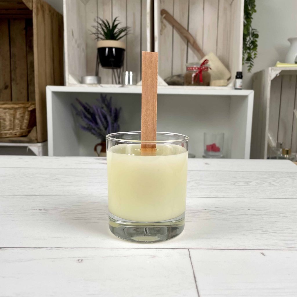 Using Wooden Wicks with SoyaLuna Container Wax: Recommendations 3 Woodenwick candle SoyaLuna curing2 1