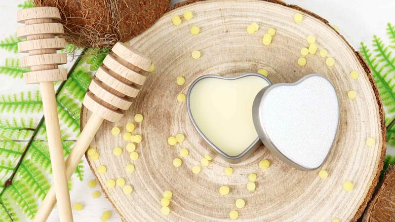 Natural Lip Balm with Beeswax